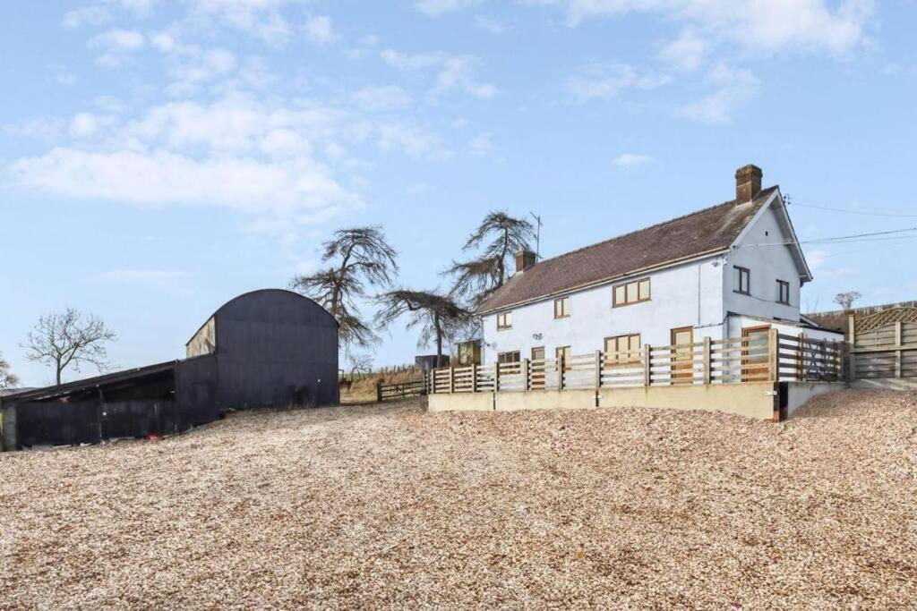 Upper Caerfaelog Farmhouse Llanbister Kültér fotó